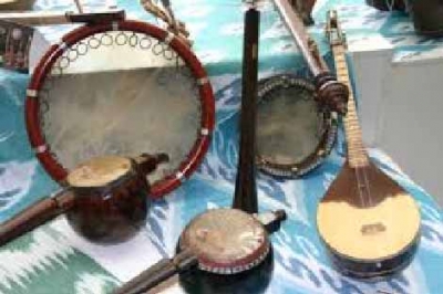 МАДАНИЯТ МАРКАЗЛАРИГА ЧОЛFУ АСБОБЛАРИ ТОПШИРИЛДИ