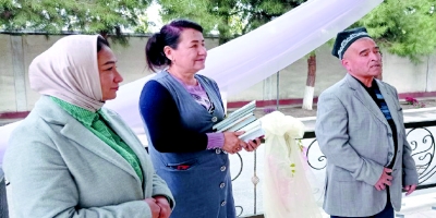 ЁЗУВЧИ ВА ШОИРЛАР &quot;САХОВАТ УЙИ&quot;ДА