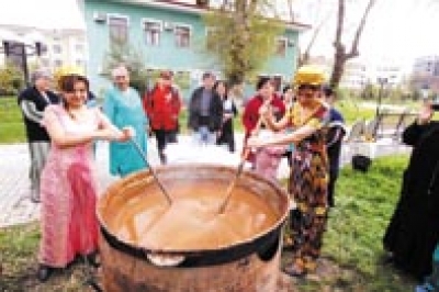 Ҳар тунинг қадр ўлубон,ҳар кунинг ўлсин Наврўз