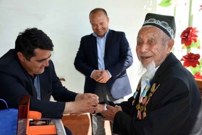 ИККИНЧИ ЖАҲОН УРУШИ ҚАТНАШЧИЛАРИГА ЮКСАК ҲУРМАТ-ЭҲТИРОМ КЎРСАТИЛДИ